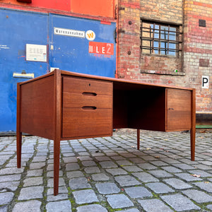 Freistehender Schreibtisch Teak von Wilhelm Renz