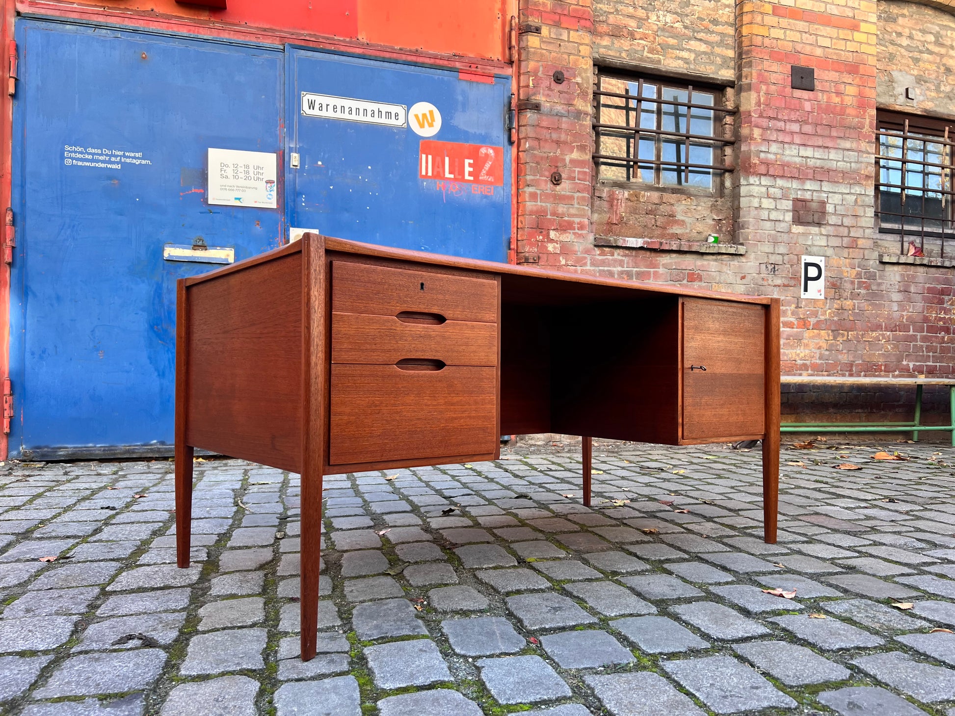 Freistehender Schreibtisch Teak von Wilhelm Renz