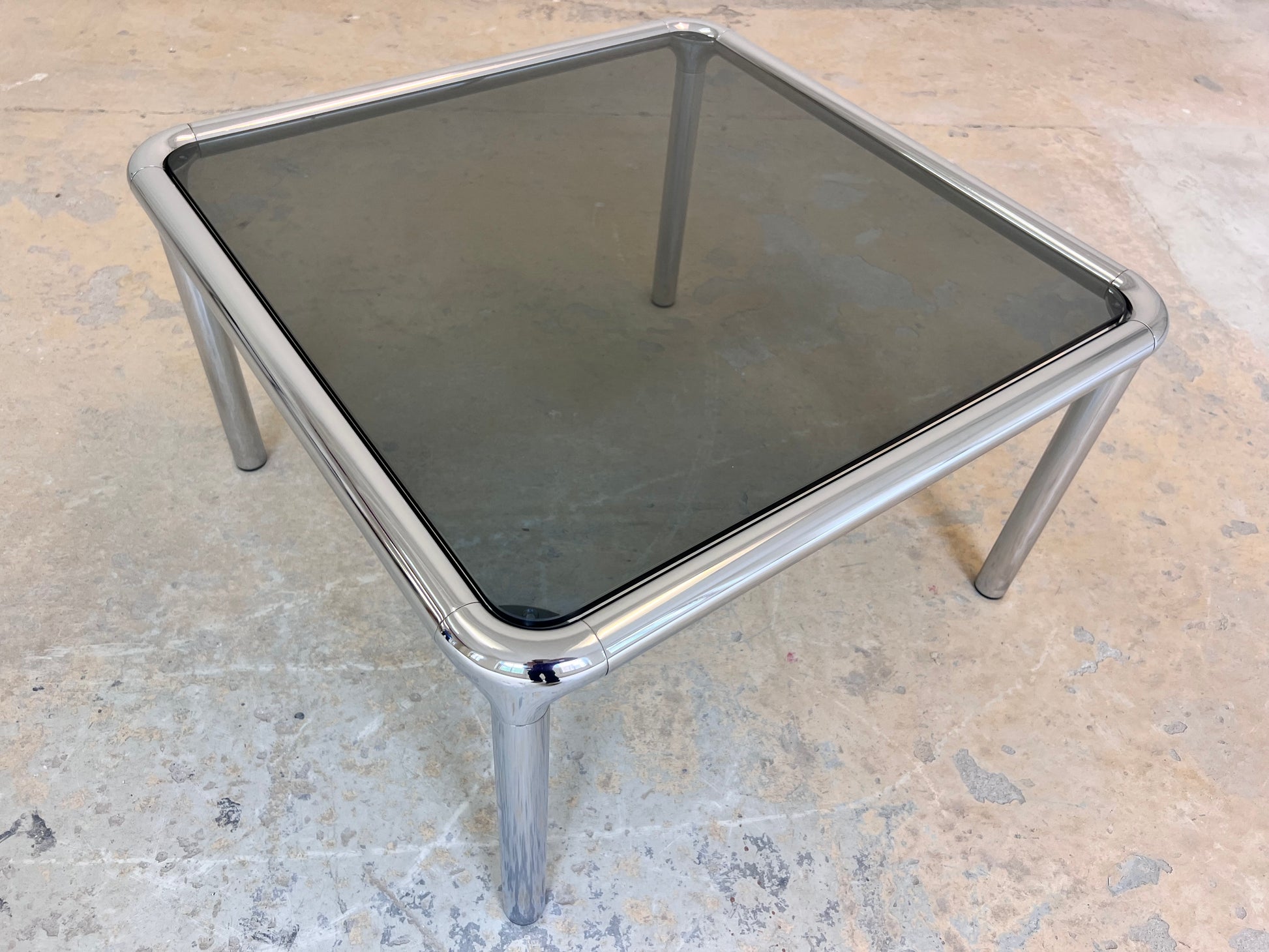 Couchtisch Chrom Rauchglas ETIENNE FERMIGIER