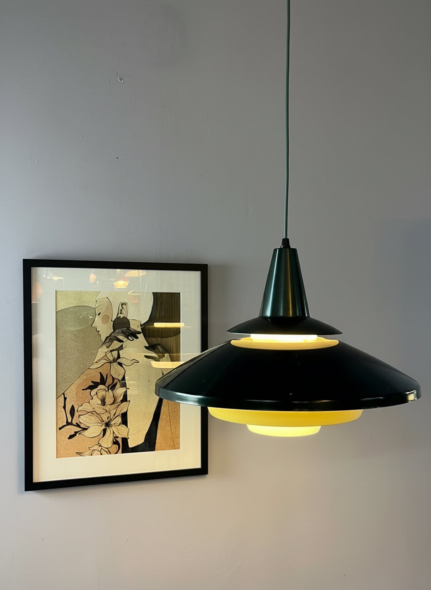 Lamellenlampe dunkelgrün gelb mit Opalglasschirm