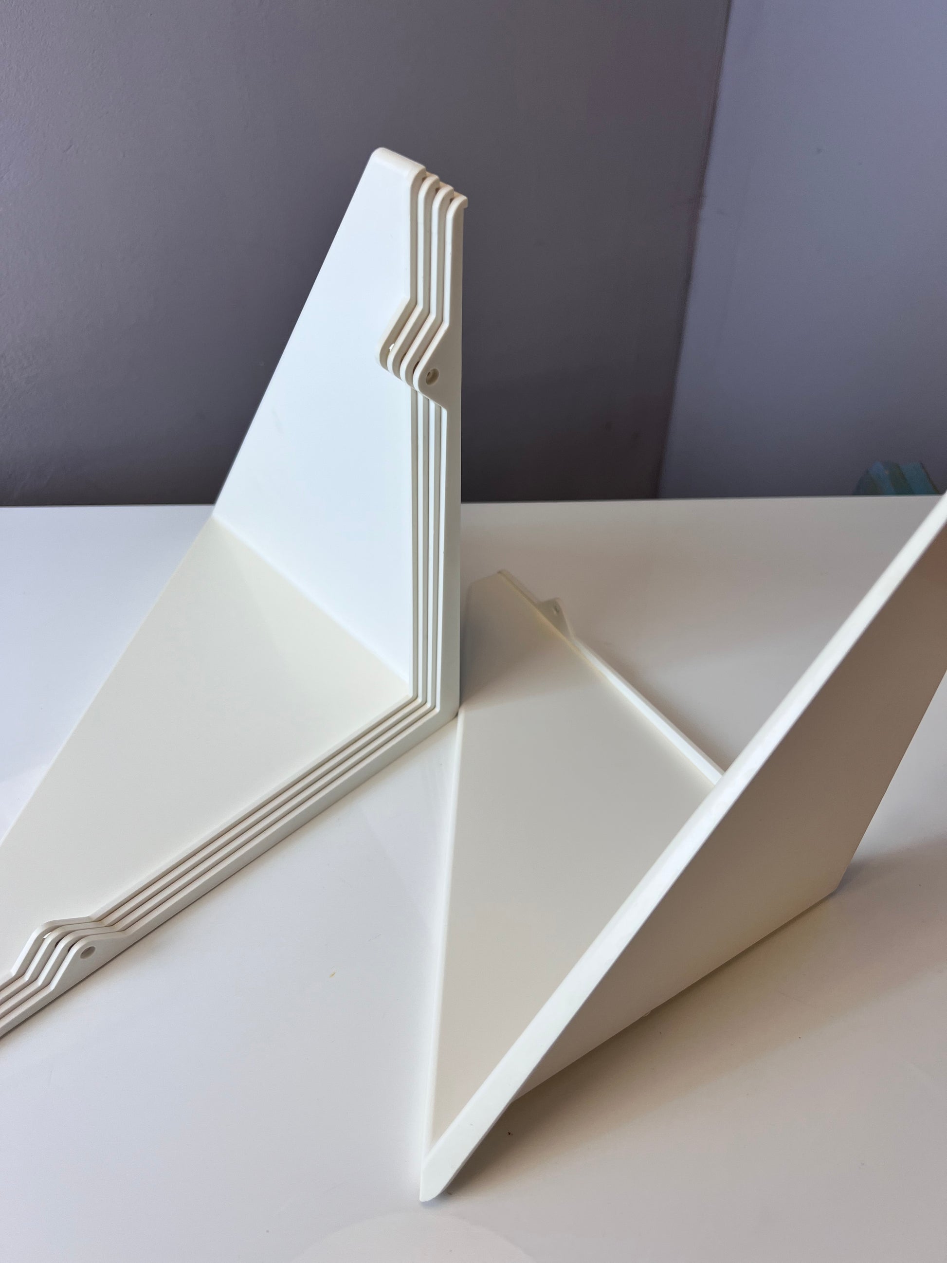 Regal "Butterfly" weiß von Paul Cadovius