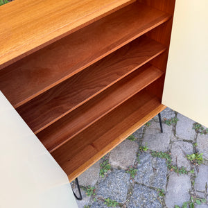 Schrank mit Schloss & neuen Hairpinlegs