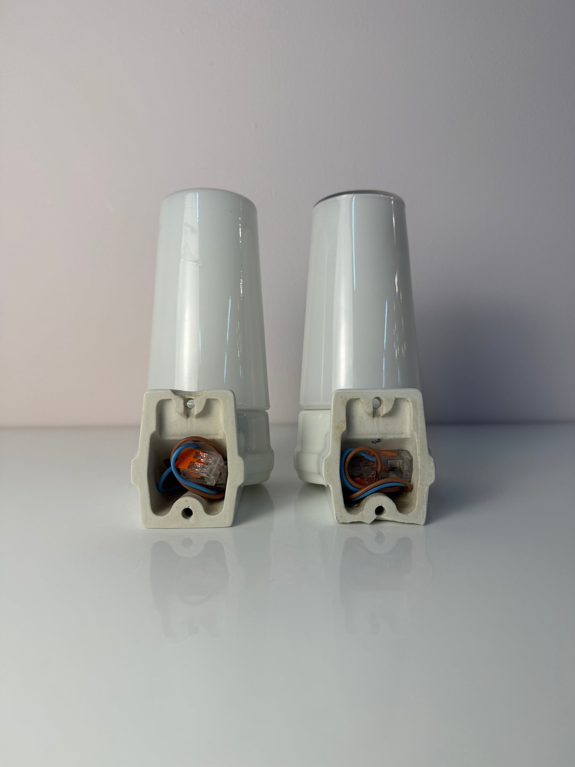 Set: 2x Wandlampe Modell 6080 weiß von Sigvard Bernadotte für Ifö