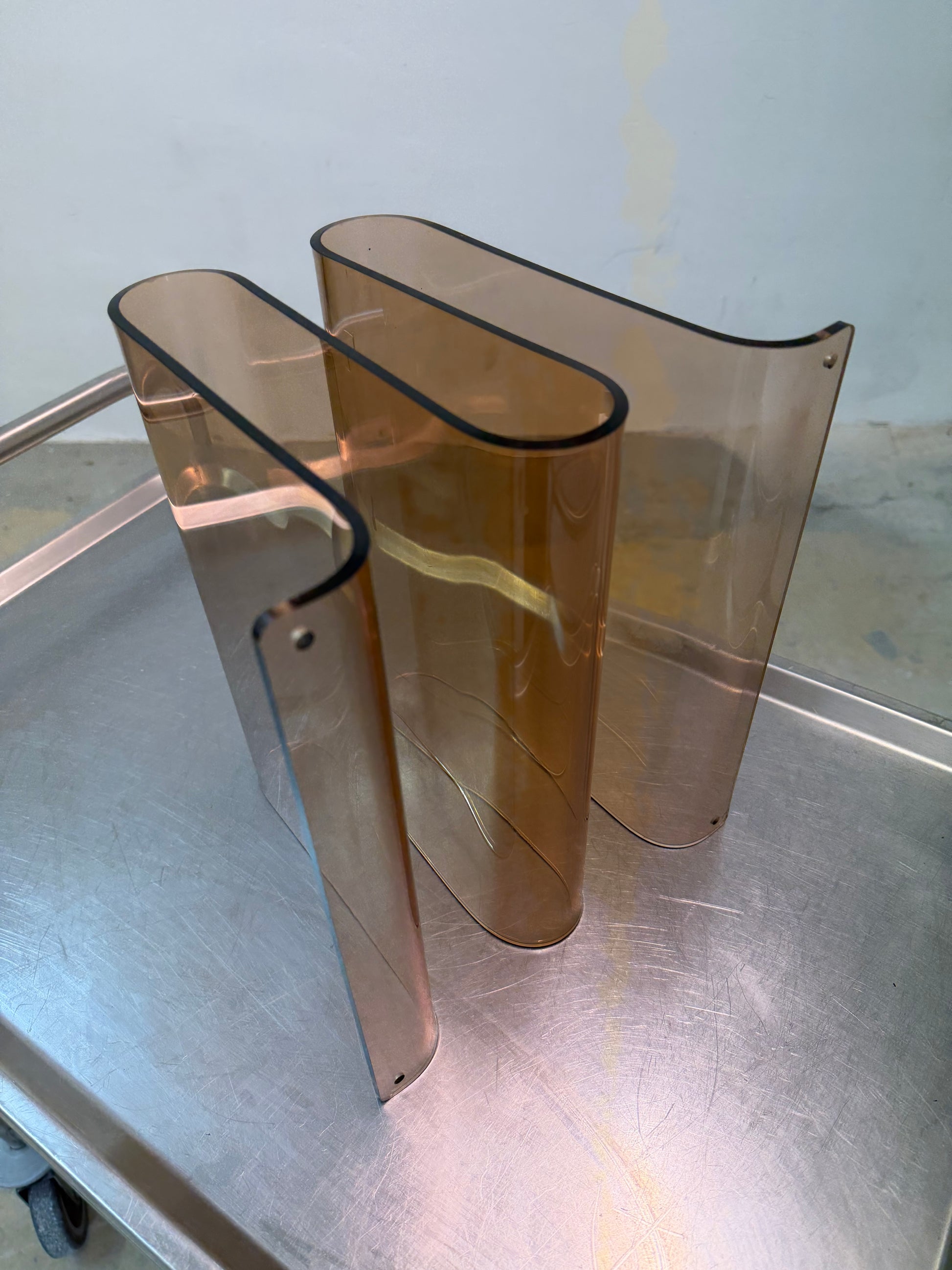 Zeitschriftenständer hellbraun Plexiglas
