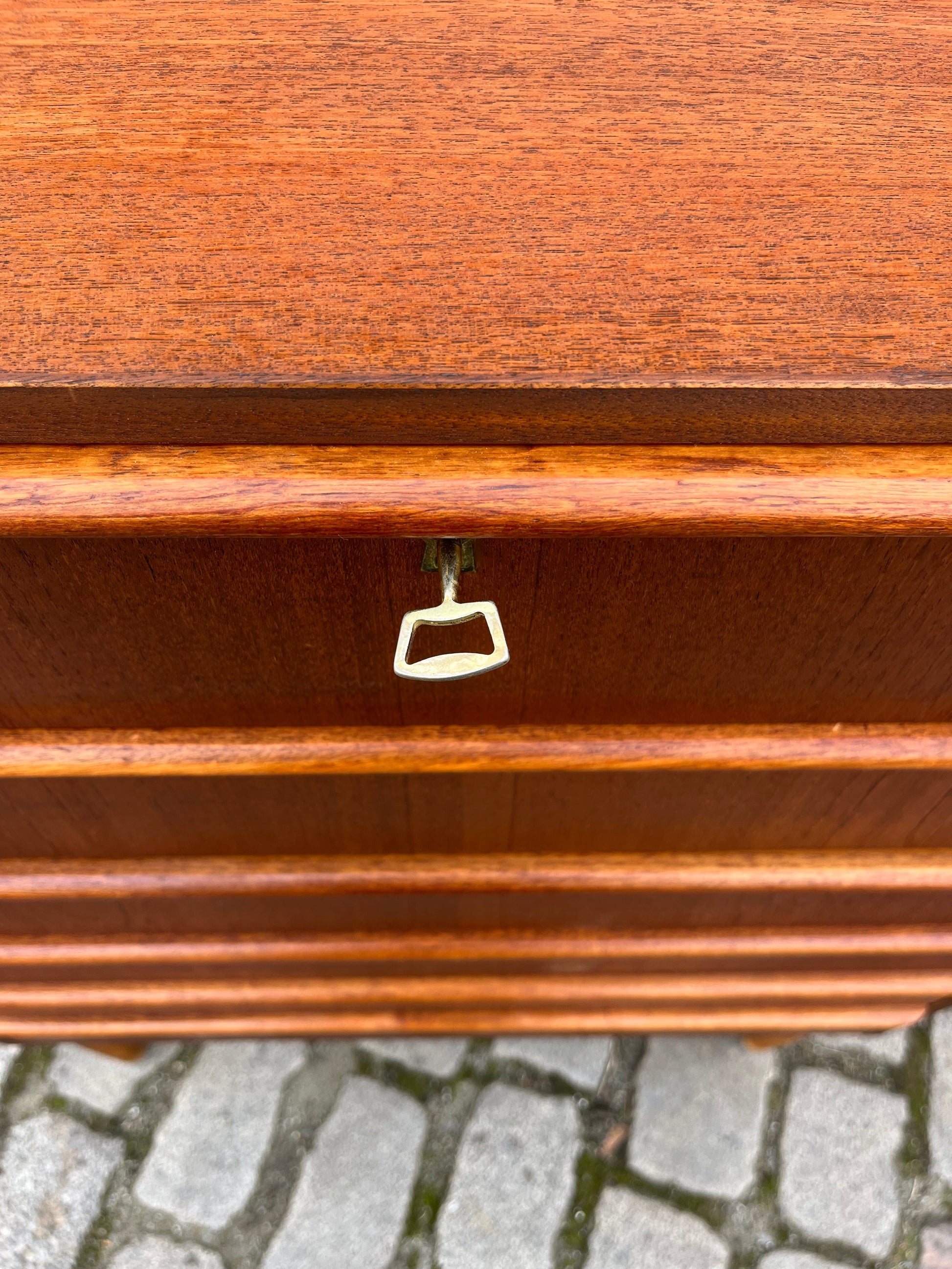 Kommode Teak mit Schloss aus Dänemark