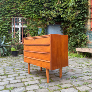 Kleine Kommode Teak mit Schloss aus Dänemark