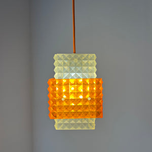 Hängelampe orange weiß mit Wabenstruktur aus der DDR
