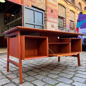 Freistehender Schreibtisch Modell 75 Teak von Gunni Omann für Omann Jun