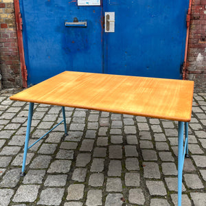 Esstisch Werktisch mit hellblauem Gestell