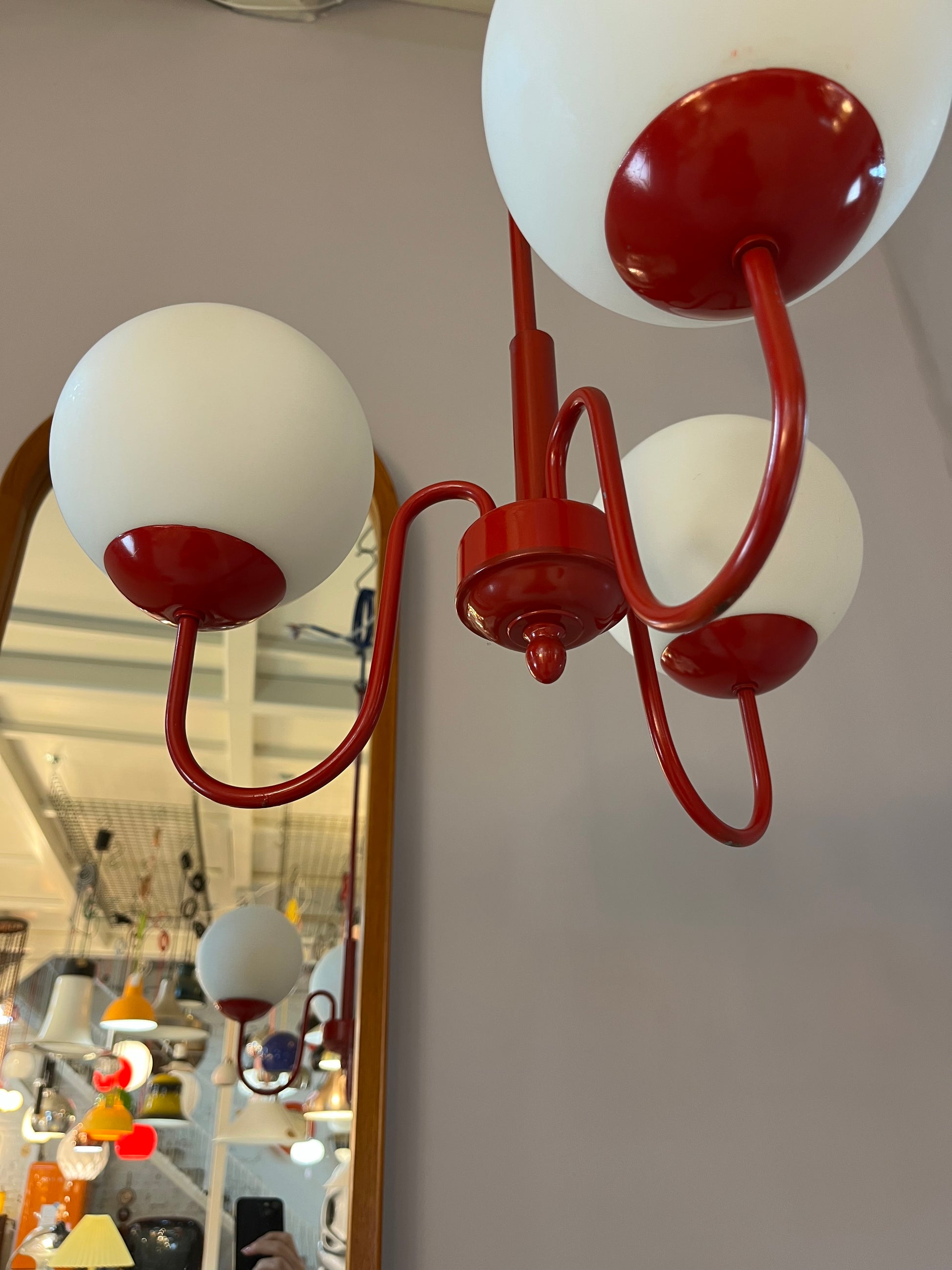 Kronleuchter rot Opalglas von Kaiser Leuchten