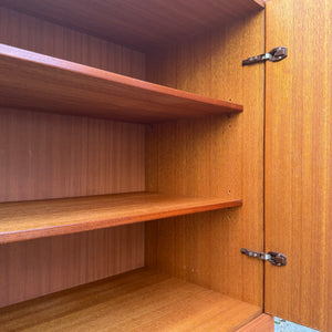 Schrank Teak mit runden Griffen aus Dänemark
