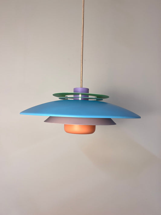 Lamellenlampe neu lackiert, Dänemark