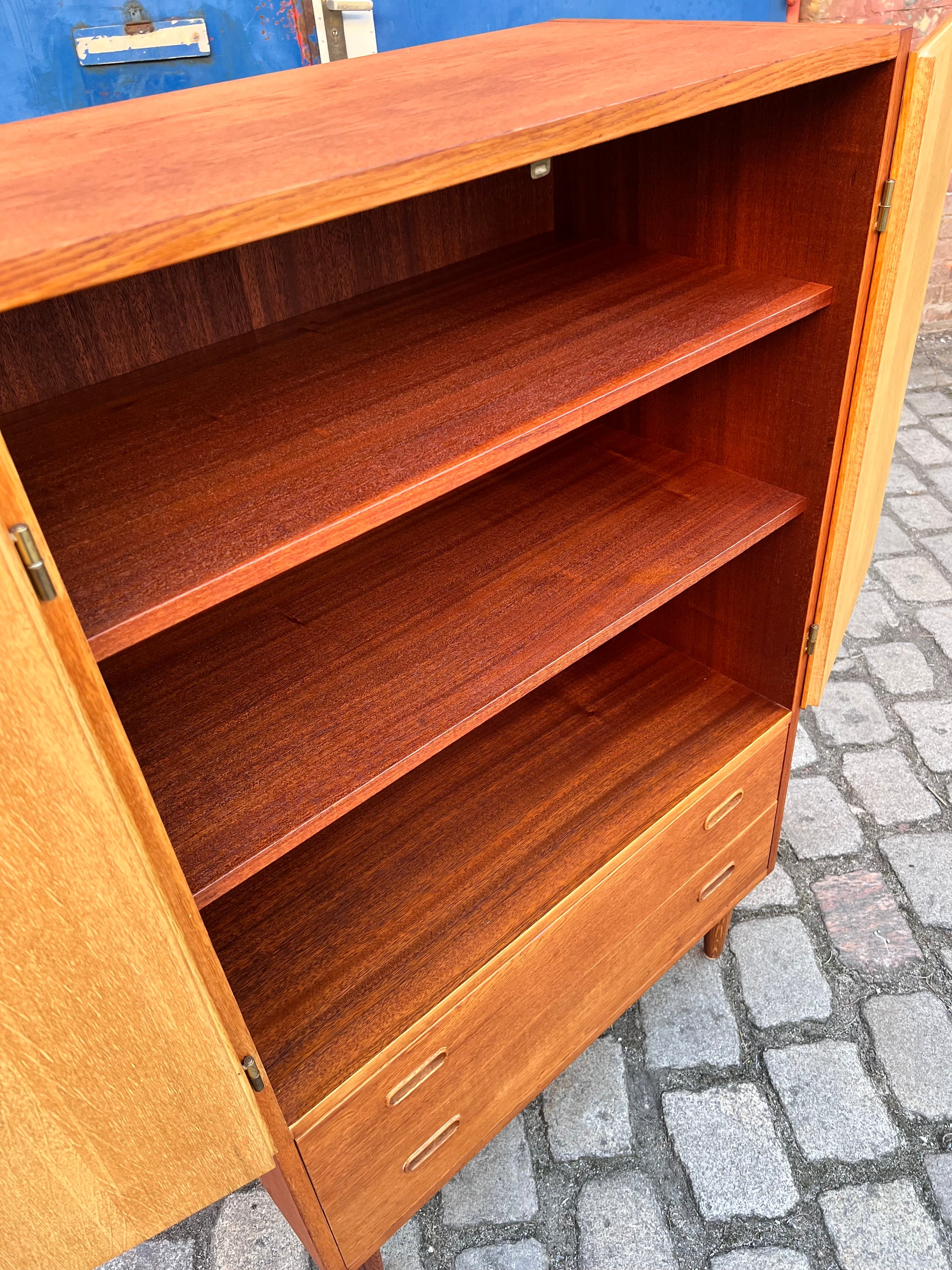 Schrank Eiche mit Türen und Schubladen aus Dänemark