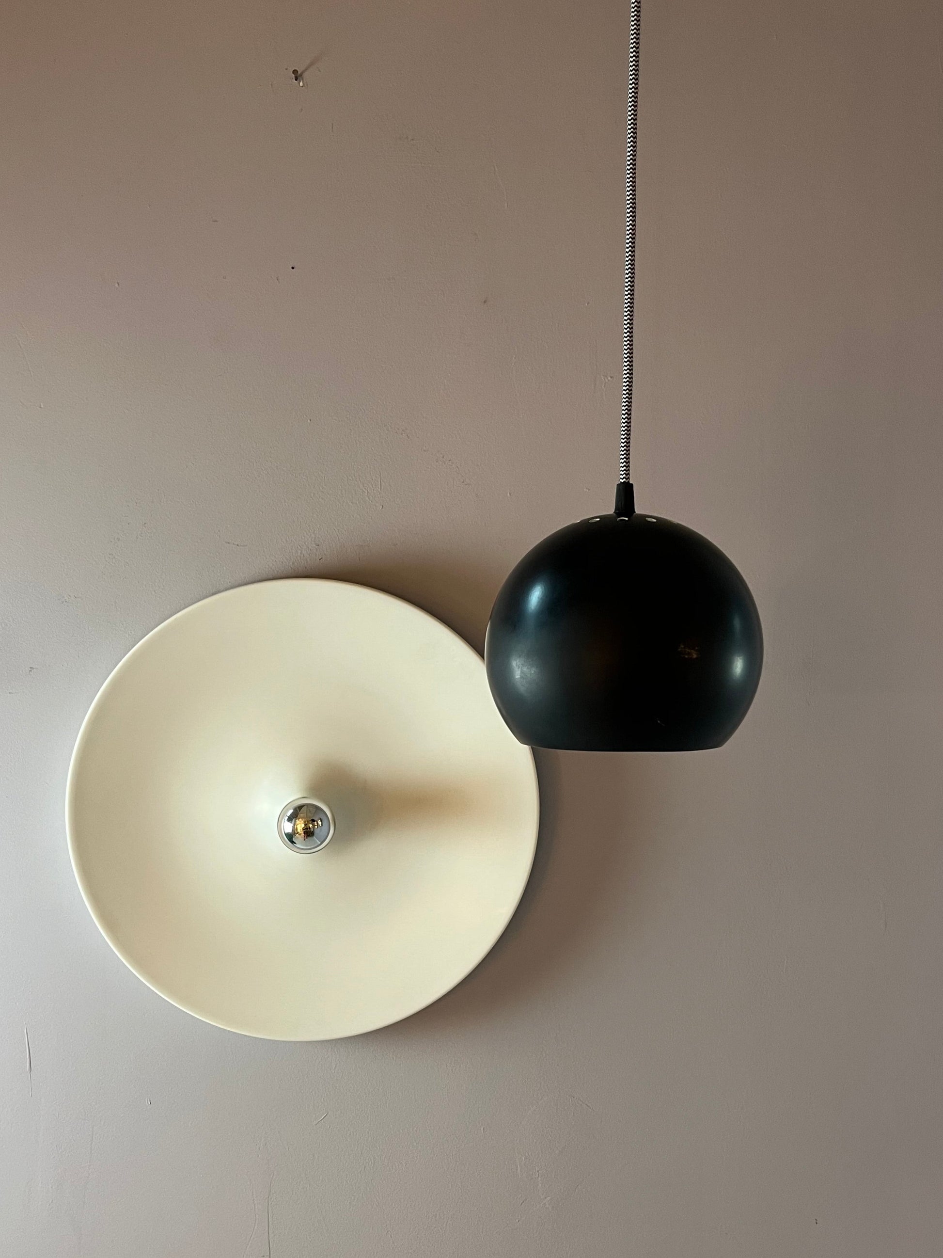 Kugellampe schwarz aus Dänemark