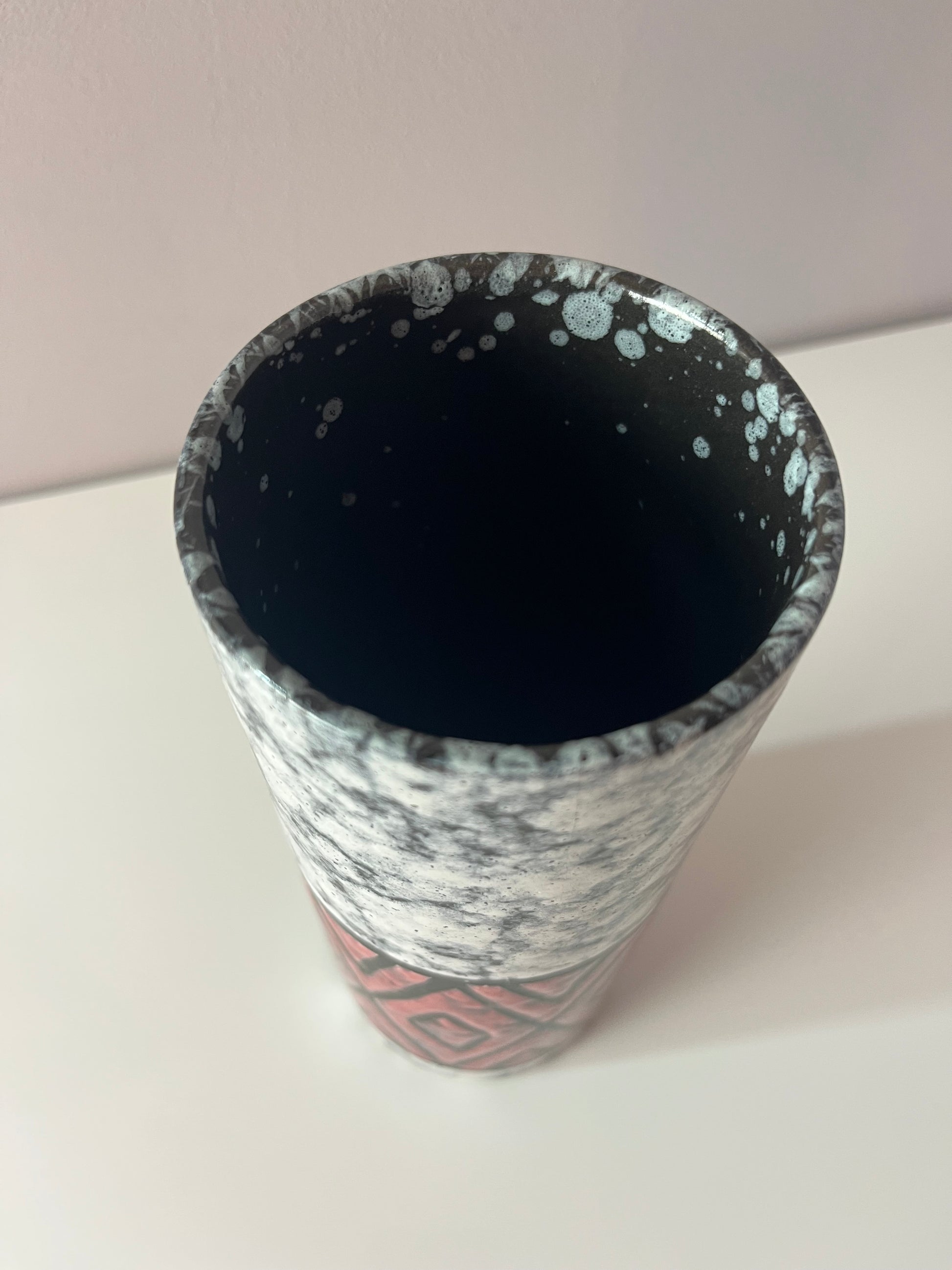 Vase 896/0 rot weiß von Strehla Keramik