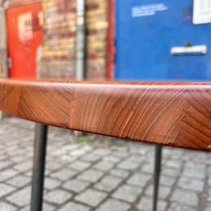 Esstisch Niels Bach mit Füßen von Natural Goods Berlin