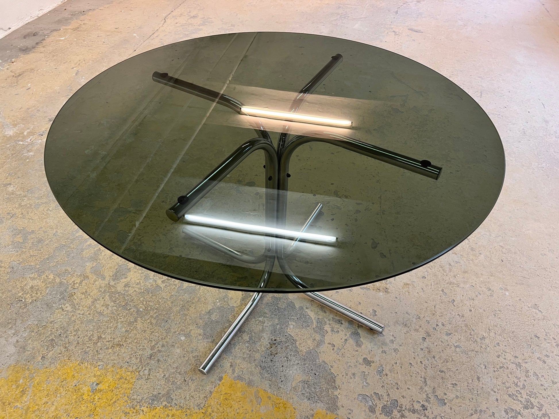 Runder Esstisch Rauchglas & Chrom