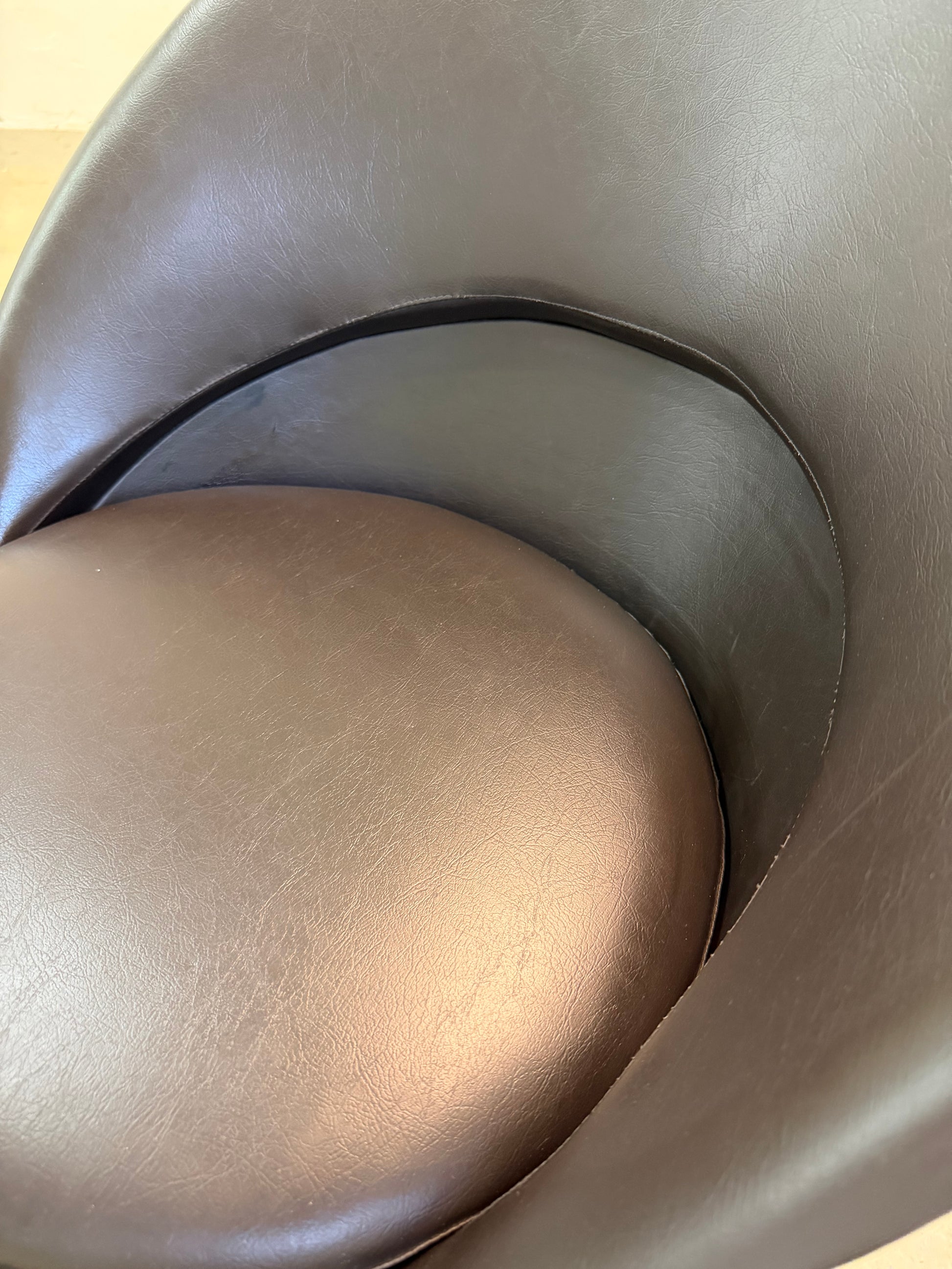 Cone Chair braunes Kunstleder von Verner Panton