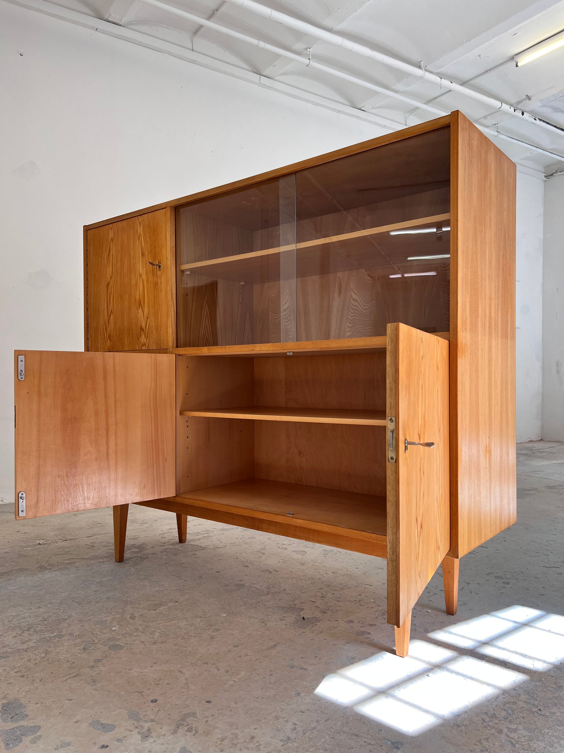 Highboard / Wohnzimmerschrank Typ 602/G Esche von Hellerau aus 1959