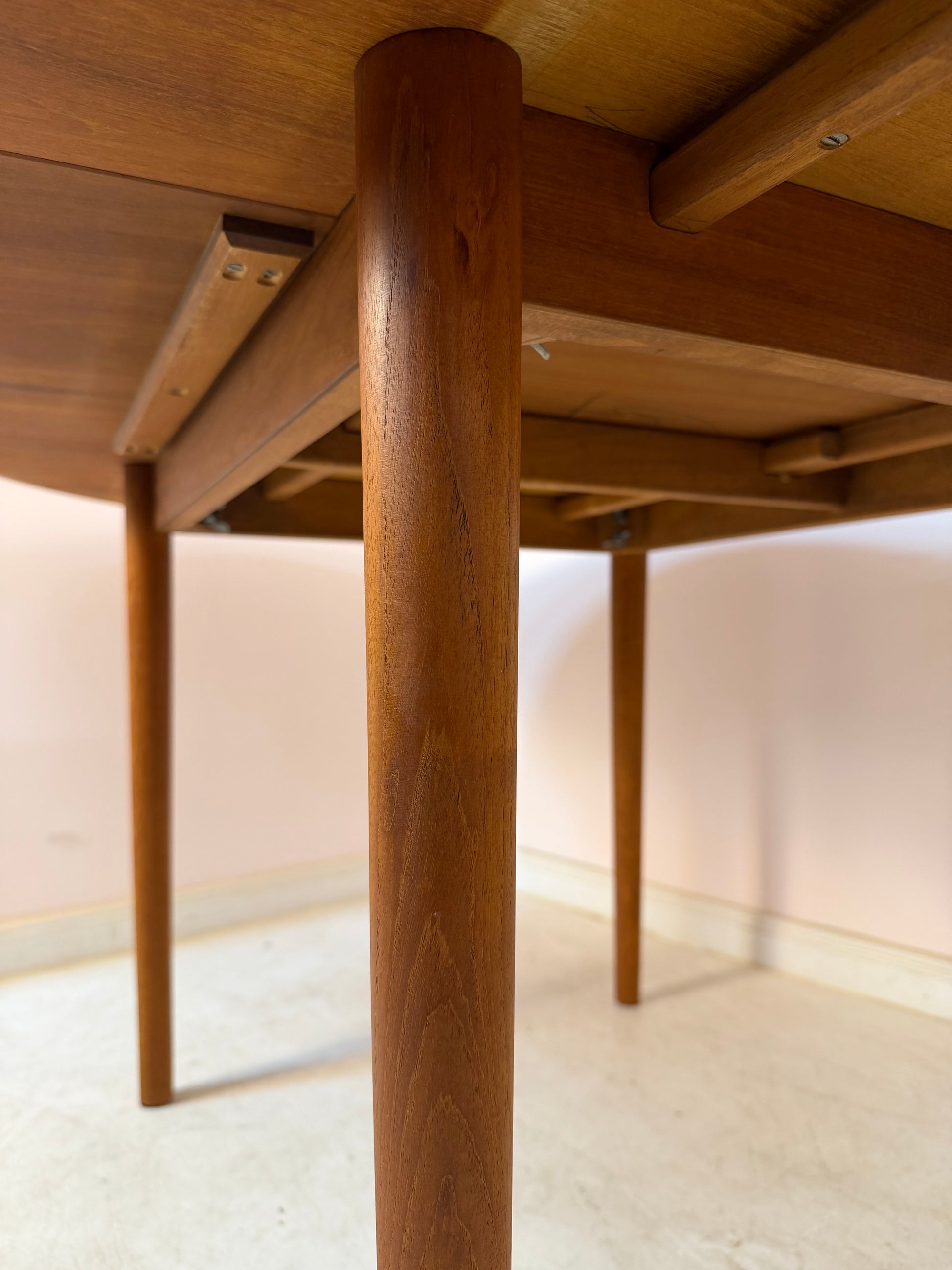 Runder Esstisch Modell 311 Teak von Peter Hvidt & Orla Mølgaard-Nielsen für Søborg Møbelfabrik