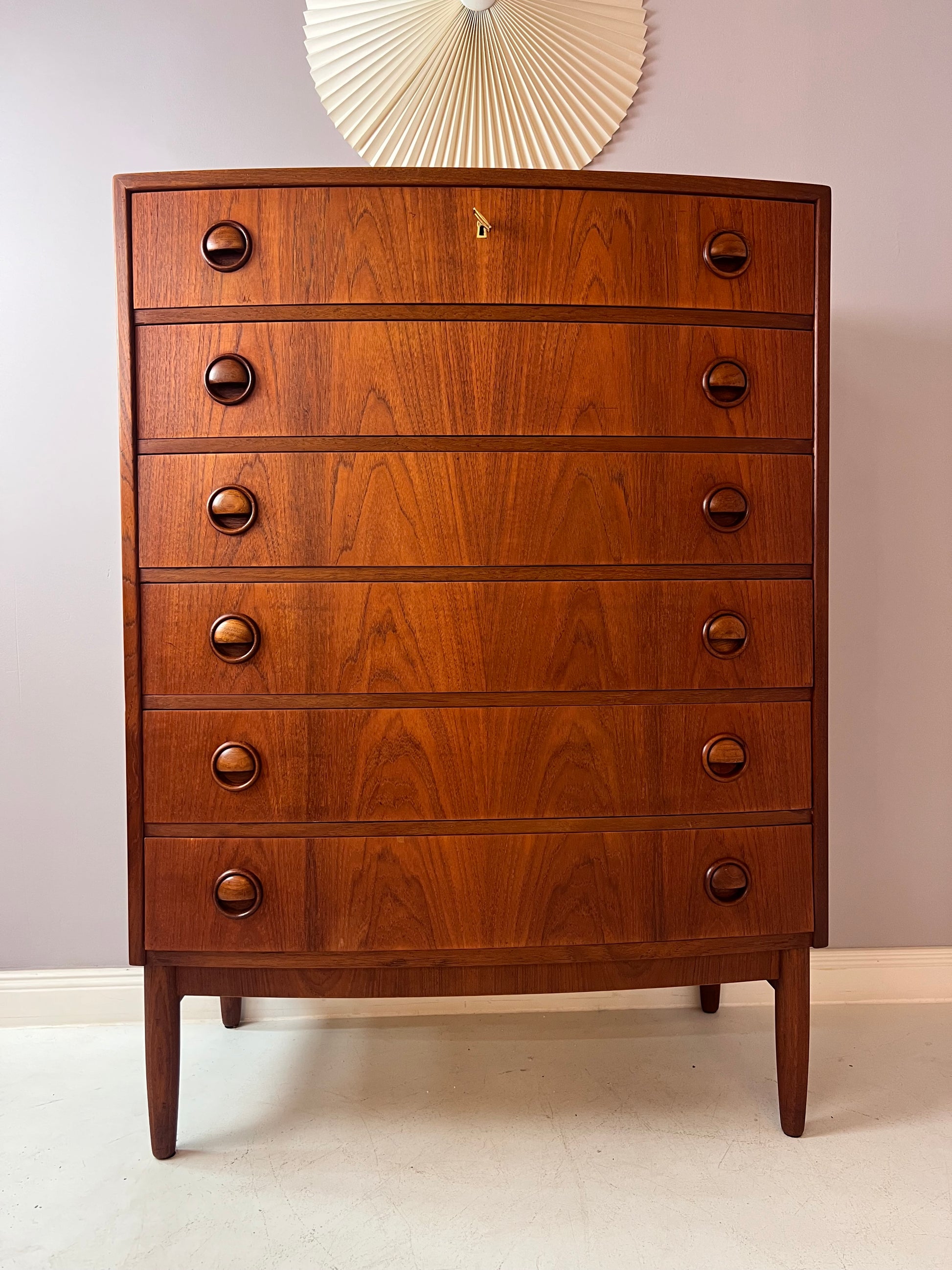 Kommode mit gerundeter Front Teak aus Dänemark