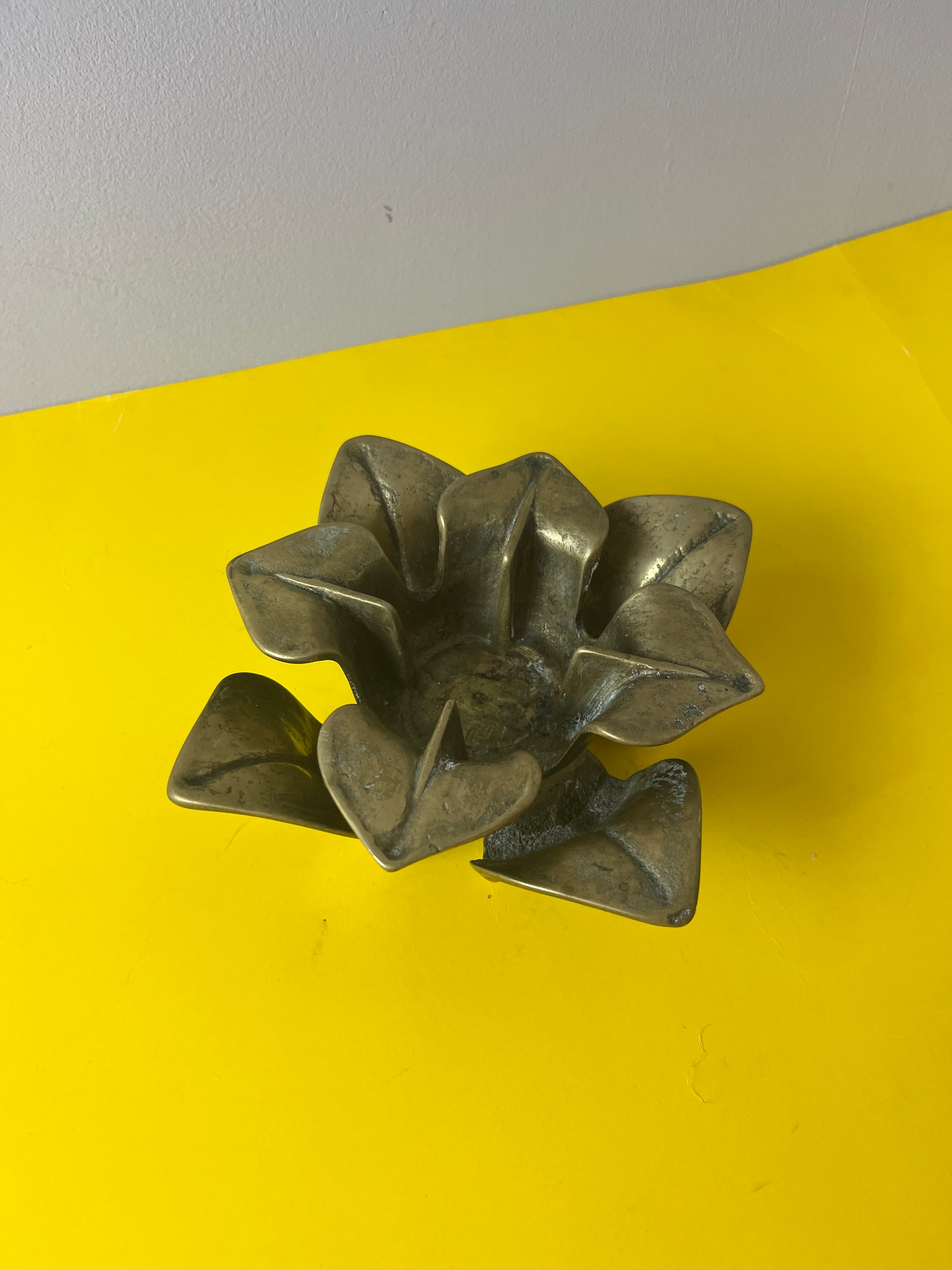 Kerzenständer Messing in Blütenform