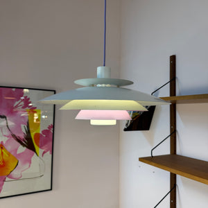 Lamellenlampe weiß lila von Formlight