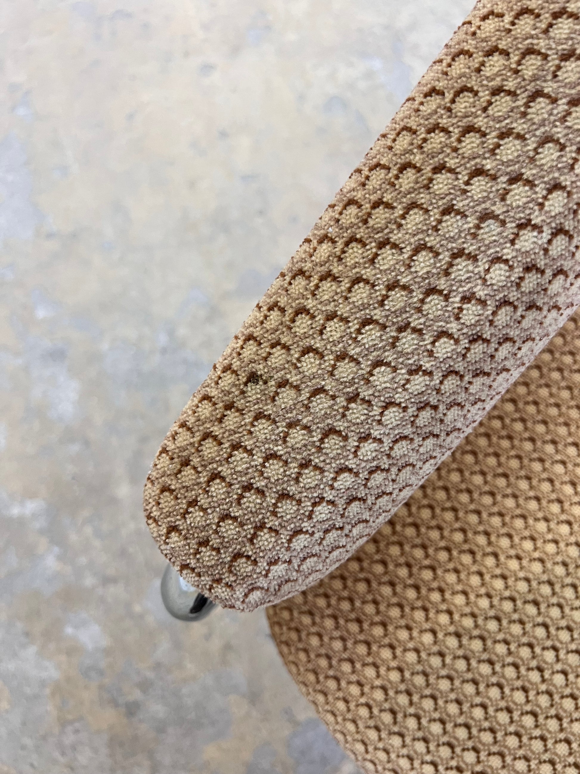 Freischwinger beige Chrom von Giotto Stoppino - mit kleinen Gebrauchsspuren