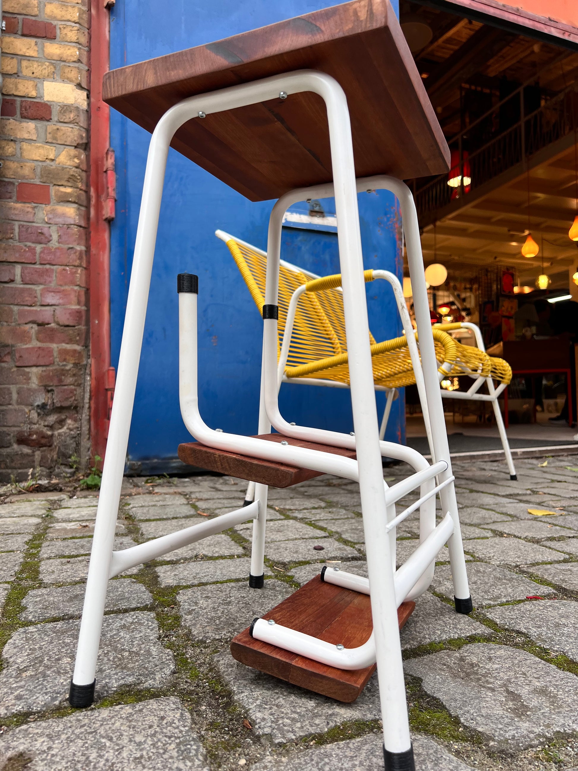 Tritthocker weiß Teak mit Klappleiter