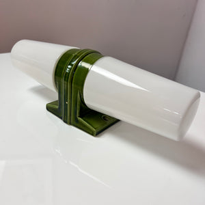 Wandlampe Modell 6060 grün von Sigvard Bernadotte für Ifö