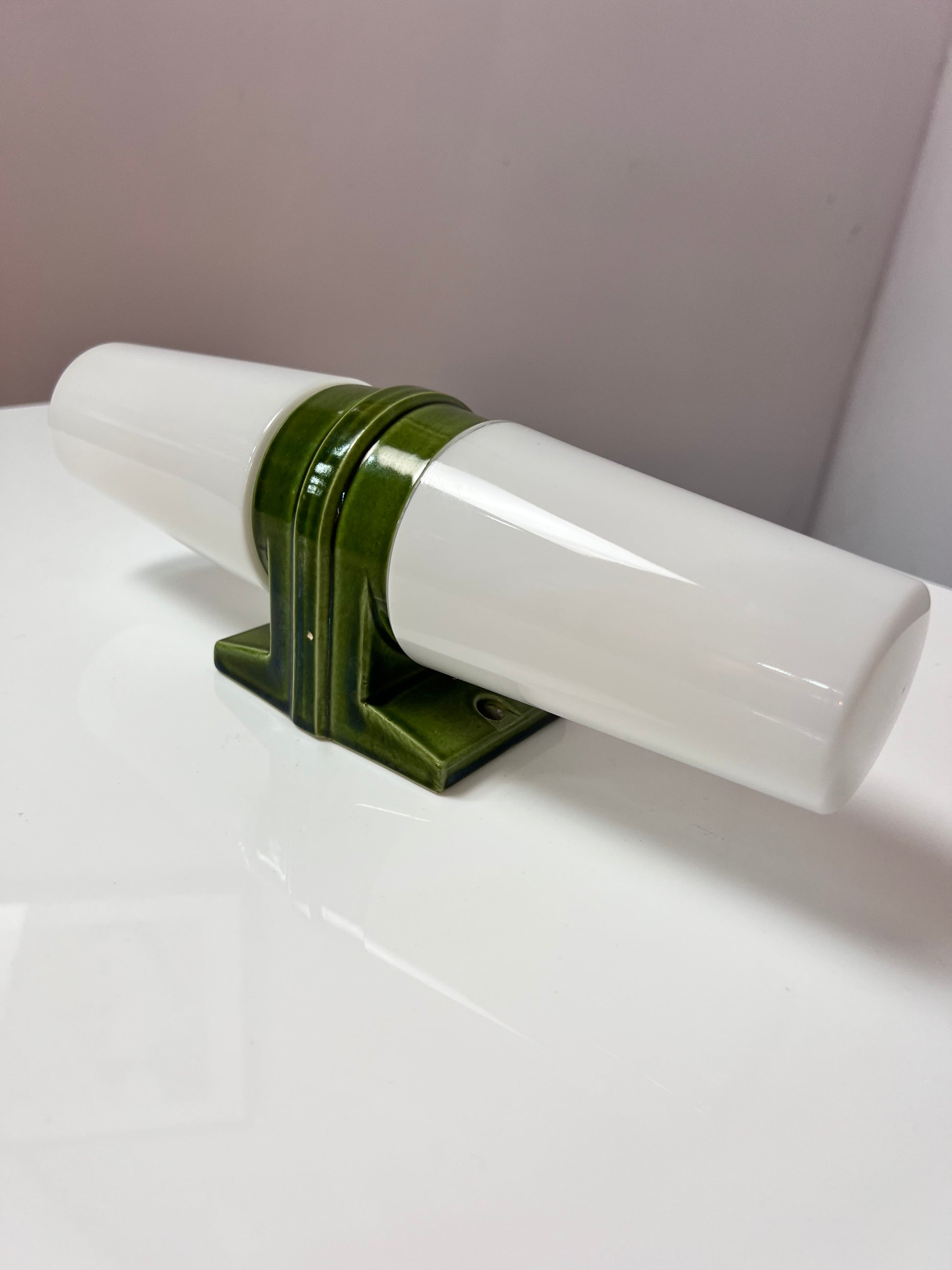 Wandlampe Modell 6060 grün von Sigvard Bernadotte für Ifö