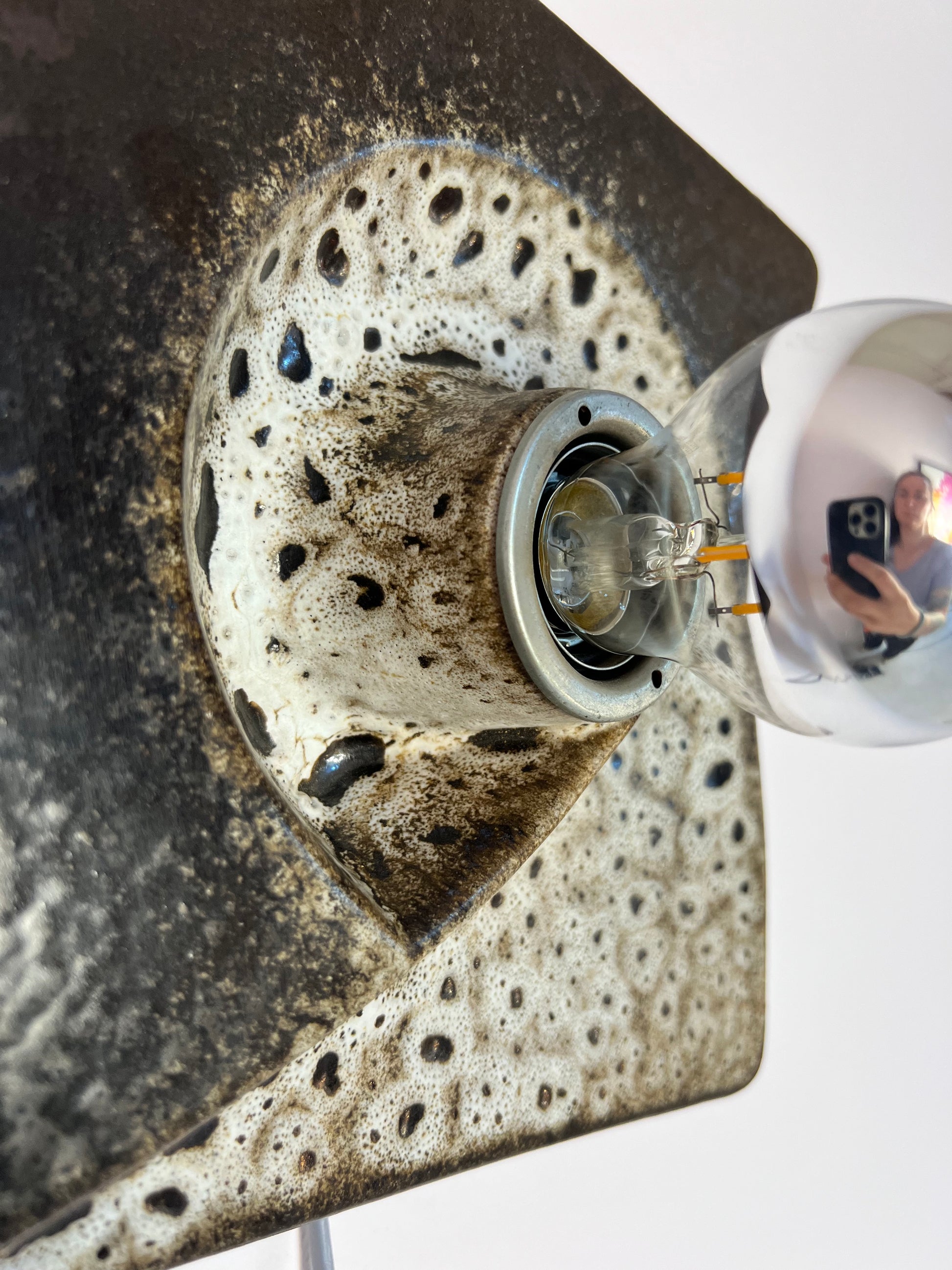 Wandlampe braun weiß Keramik von WGP PAN