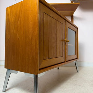 Kleiner Schrank mit Vitrine und Tür links von Dyrlund