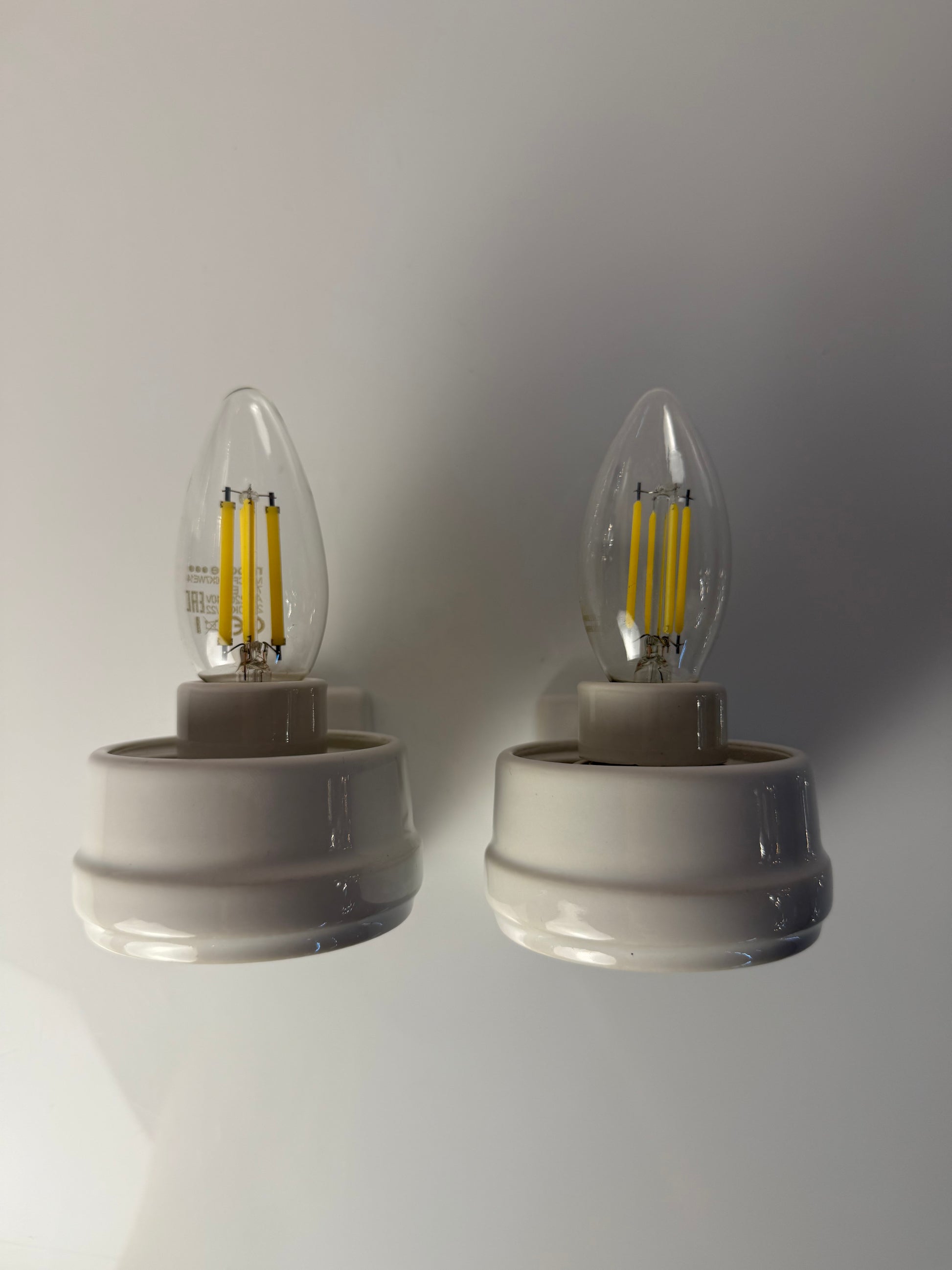 Set: 2x Wandlampe Modell 6080 weiß von Sigvard Bernadotte für Ifö