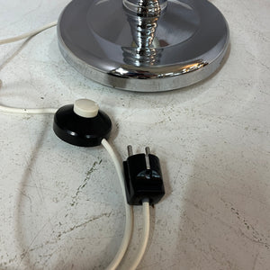 Stehlampe Chrom mit grauem Schirm