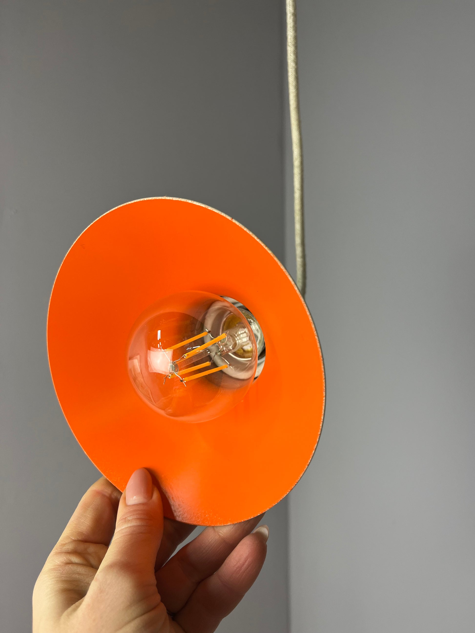 Hängelampe creme orange neu lackiert