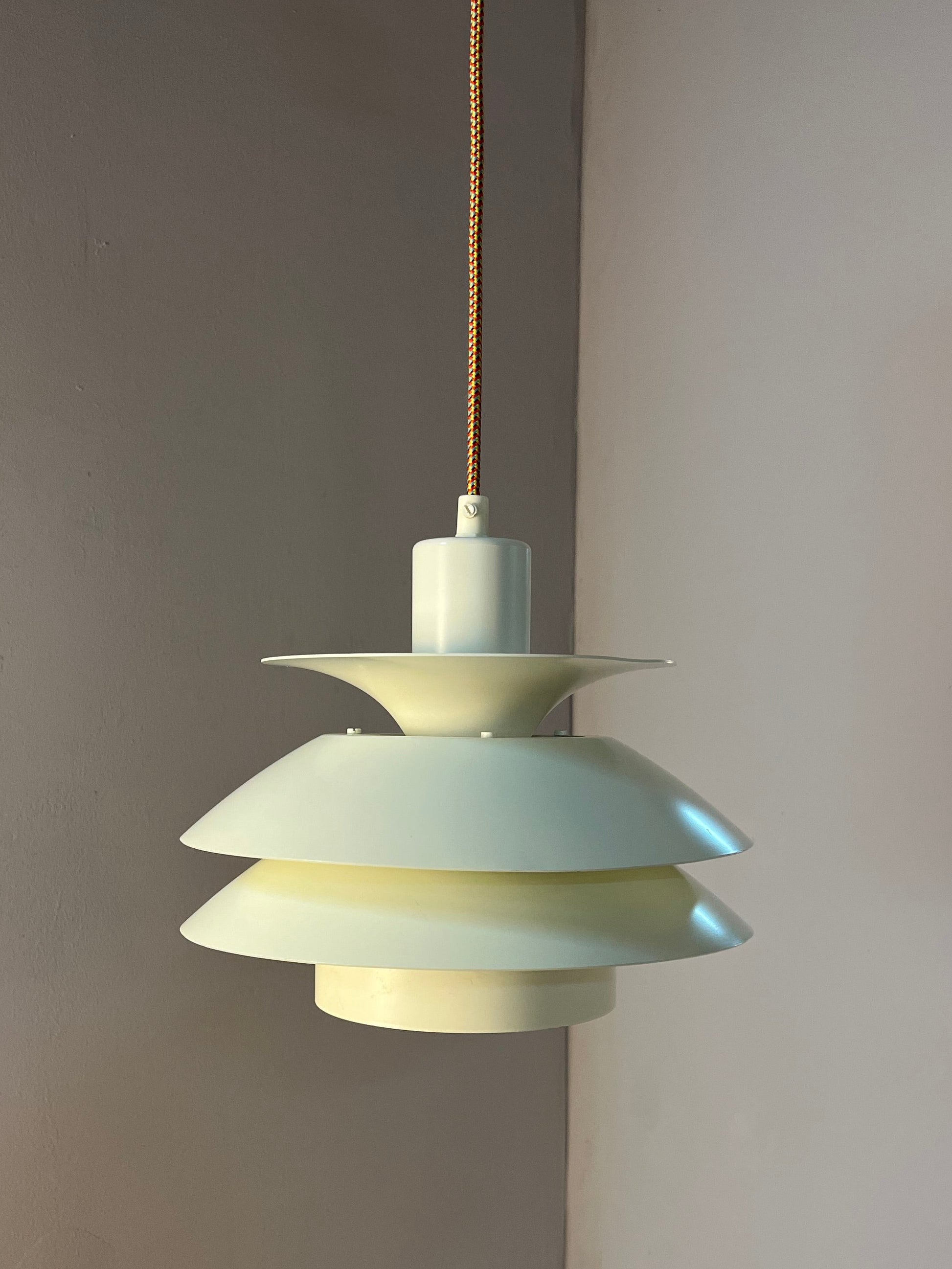 Lamellenlampe Modell 744 weiß von Top Lamper