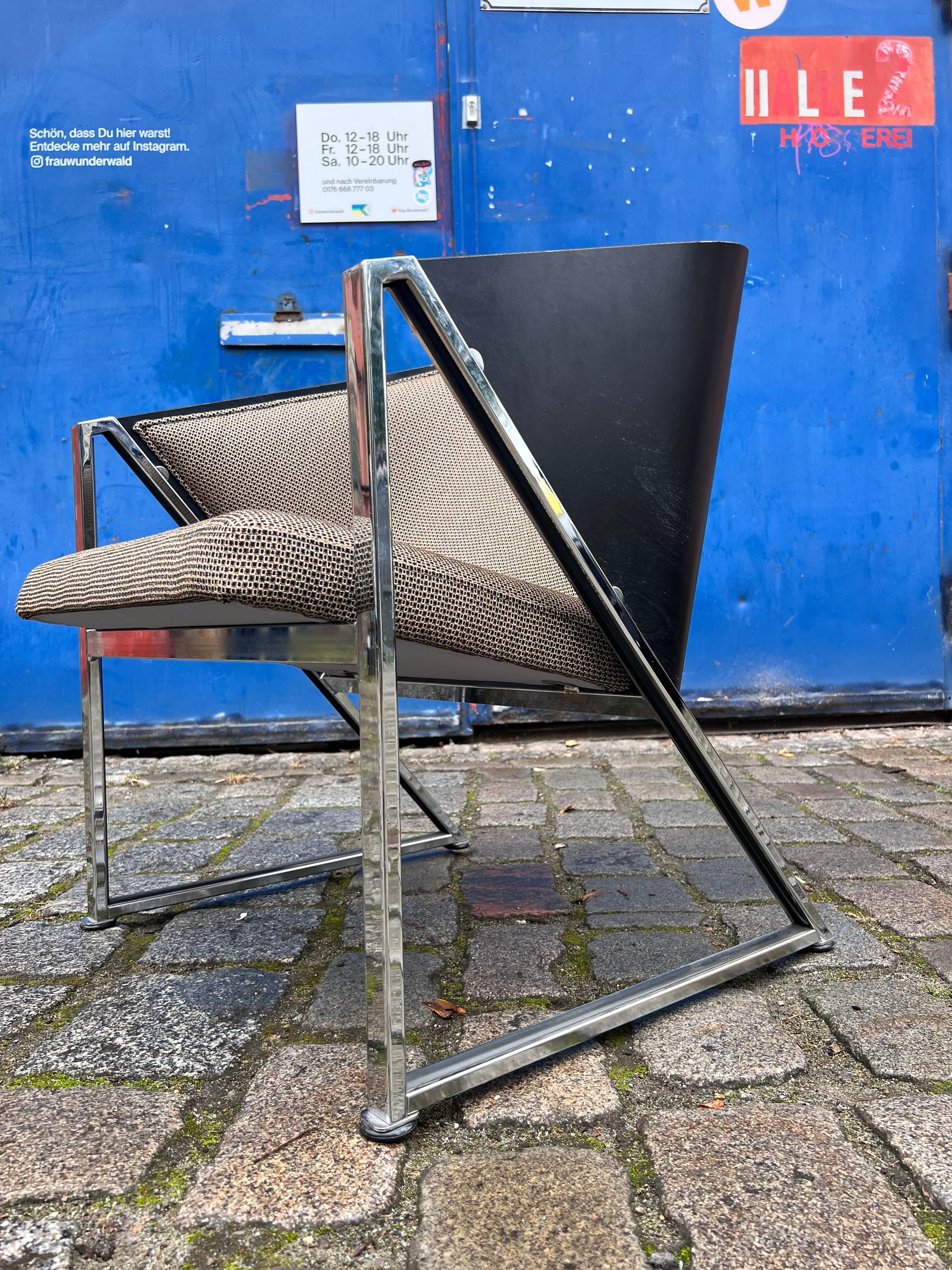 Sessel Mondi grau schwarz Chrom von Jouko Järvisalo für Inno Interior Oy - neu gepolstert