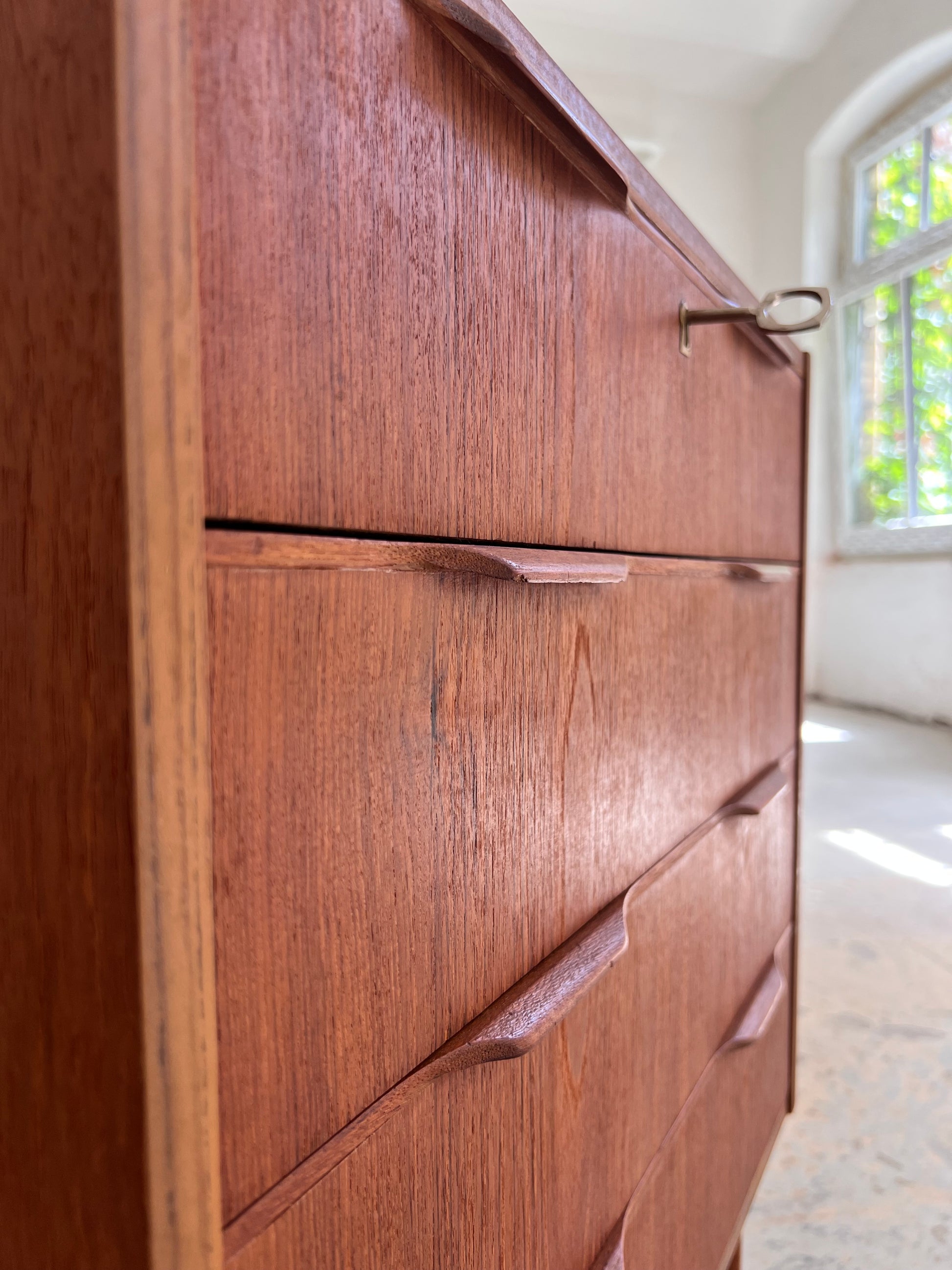 Kommode Teak mit Schloss aus Dänemark