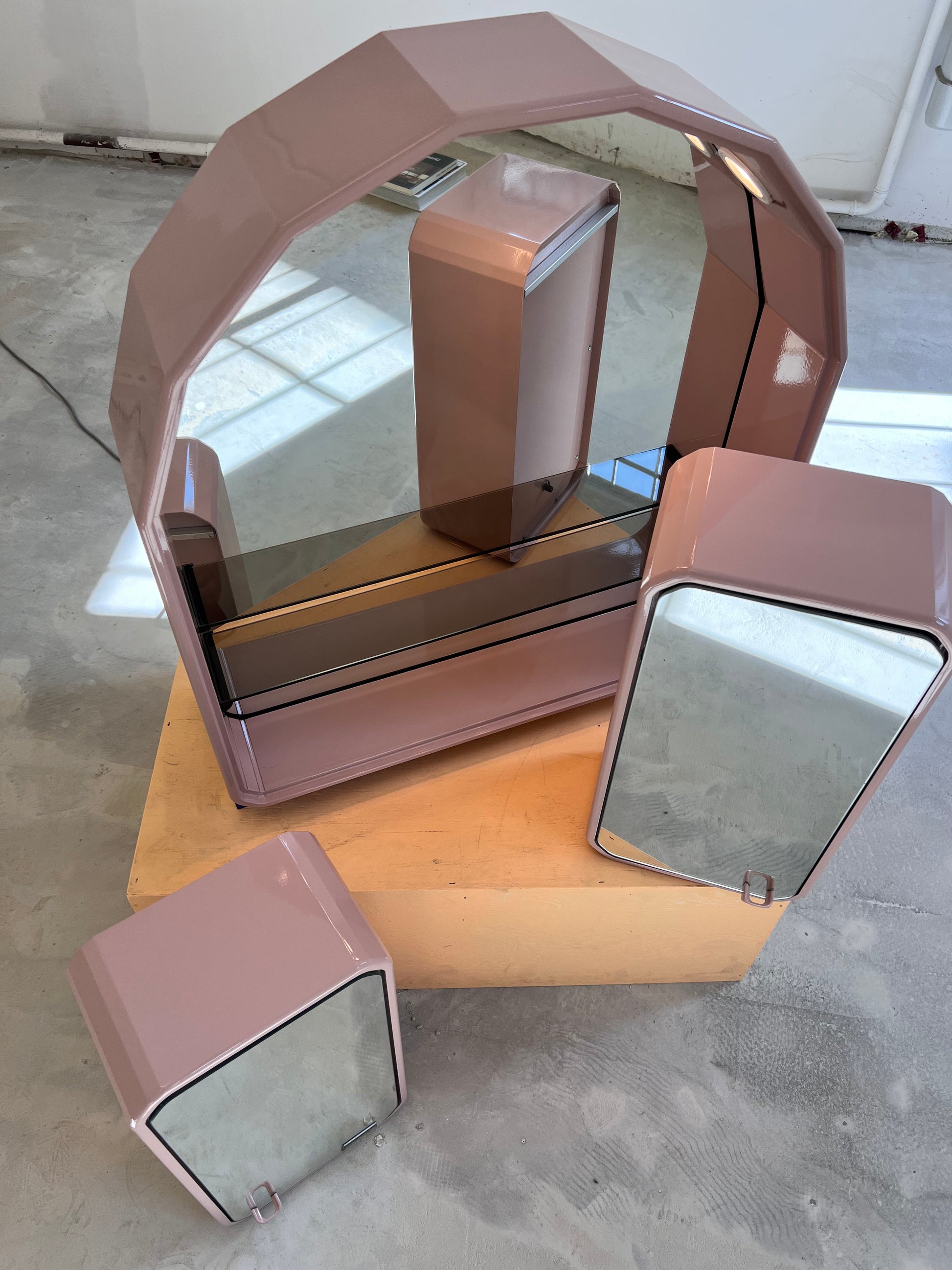 Set: Spiegelschrank rosa von Duscholux