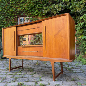 Highboard Teak mit Vitrine & Minibar aus Dänemark