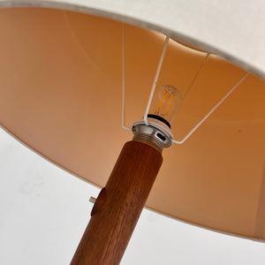 Stehlampe Teak mit Seidenschirm aus Dänemark