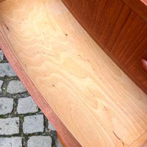 Halbrunde Kommode Teak mit Muschelgriffen aus Dänemark