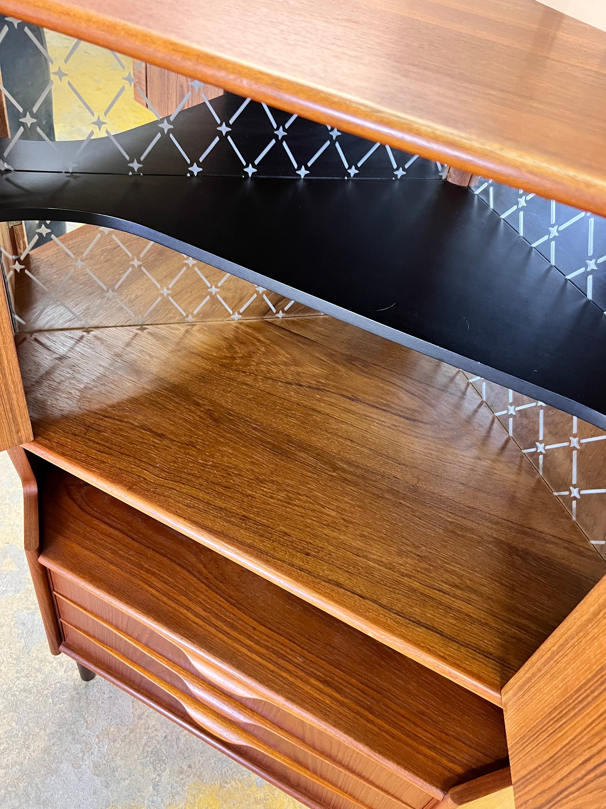Eckschrank Teak mit Minibar aus Dänemark