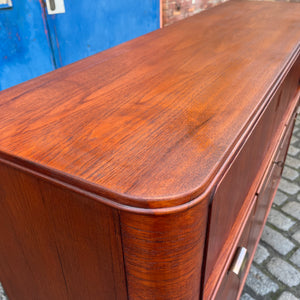 Highboard Teak mit Jalousietüren aus Dänemark