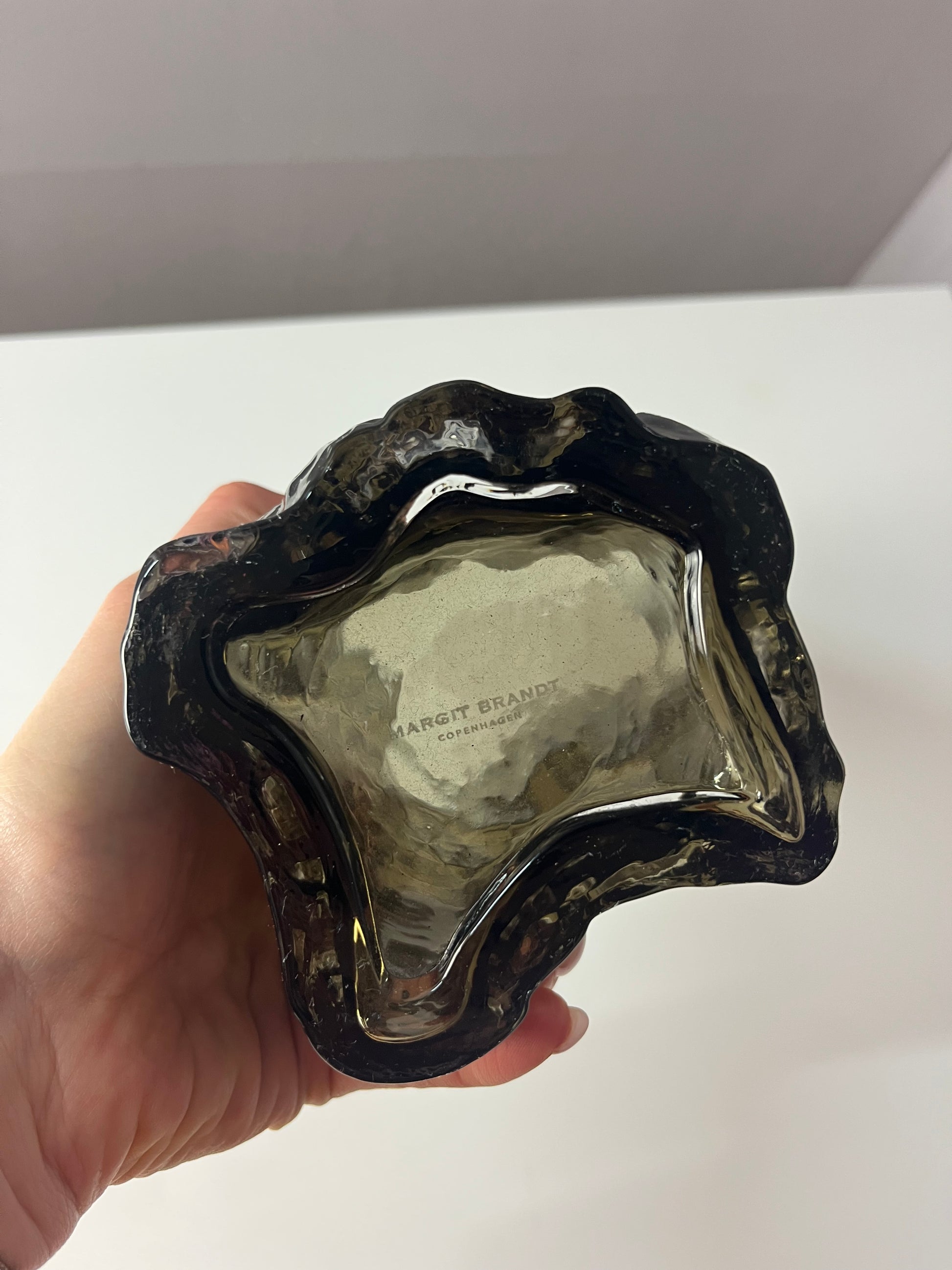 Bark Vase grau Glas von Margit Brandt