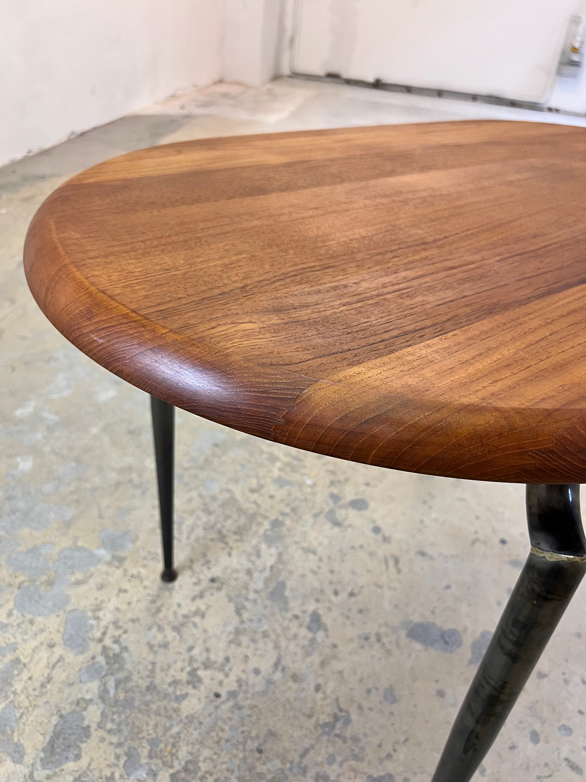 Esstisch Teak mit Metallbeinen von Niels Bach