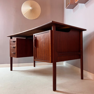 Schreibtisch „Boomerang“ Teak von IMHA Möbel