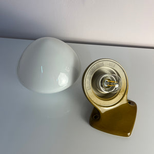 Wandlampe Modell 6030 oliv von Sigvard Bernadotte für Ifö