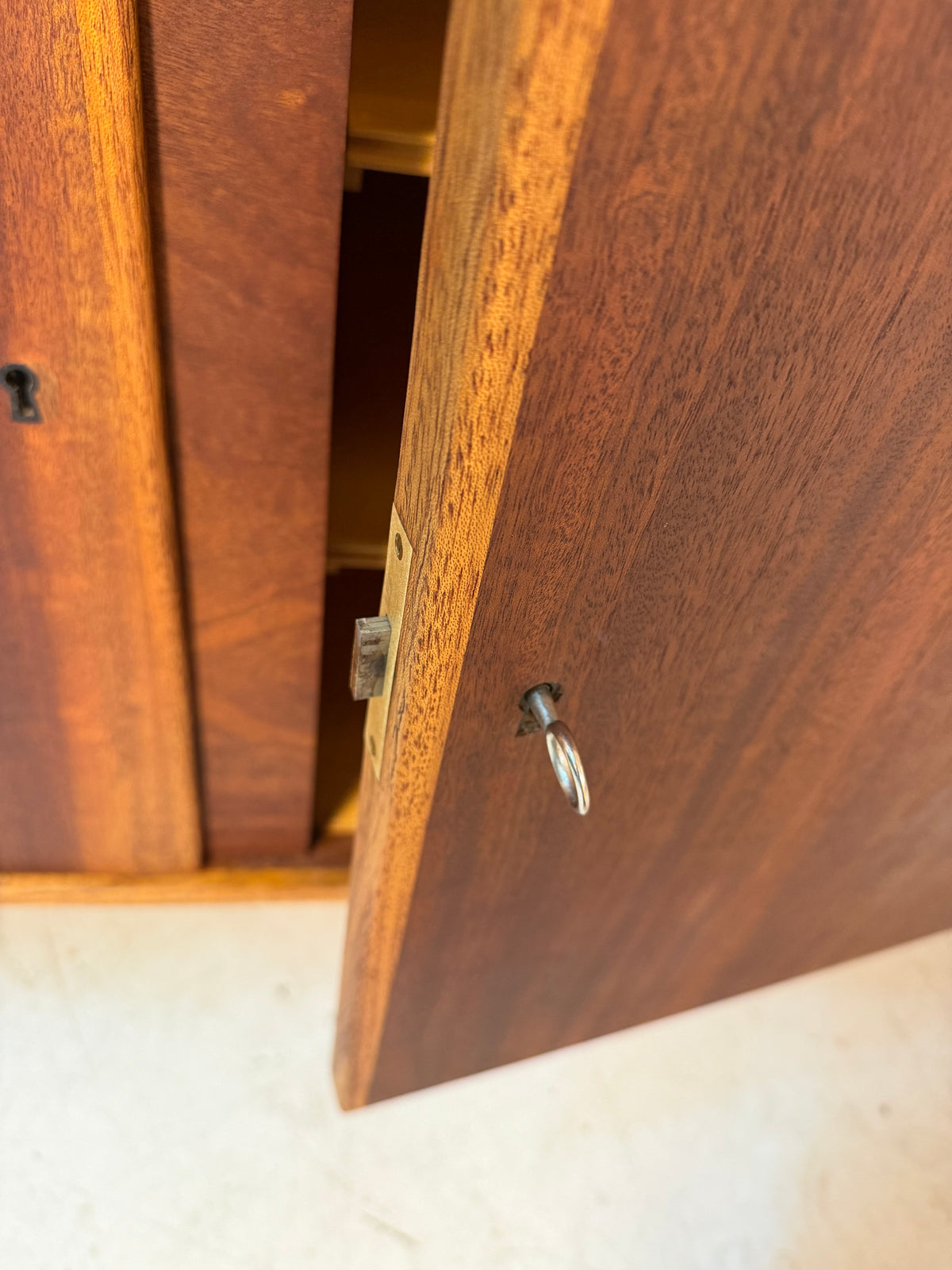 Sideboard Teak & Ulme aus Dänemark